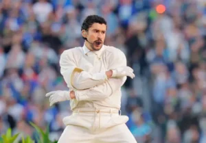 Leia mais sobre o artigo Bad Bunny, Good Bunny – a filantropia do astro pop